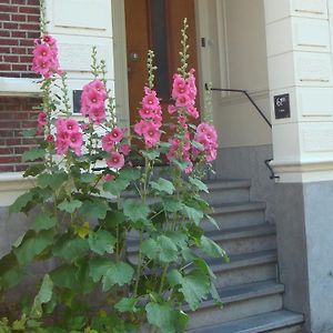 Historic Canal House In Green Residential Area Hotel Utrecht Exterior photo