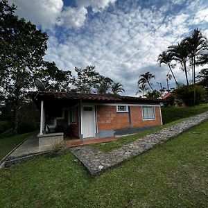 Yarumito Finca Hotel Cabana Tulipan Barbosa  Exterior photo