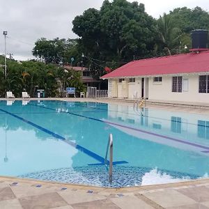 Agradable Cabana Con Piscina Villa Guaduala Exterior photo