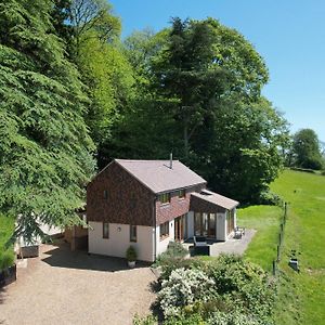 Holly Cottage Cranleigh Exterior photo