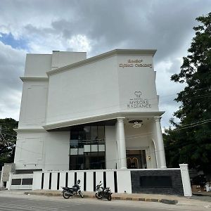 Hotel Mysore Radiance Exterior photo