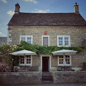 Neeld Arms Hotel Grittleton Exterior photo