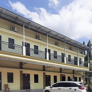 Urbanview Homestay Fira Syariah Muara Enim Exterior photo