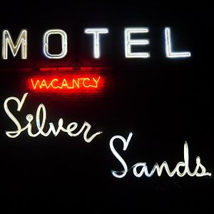 Silver Sands Motel Ventura Exterior photo