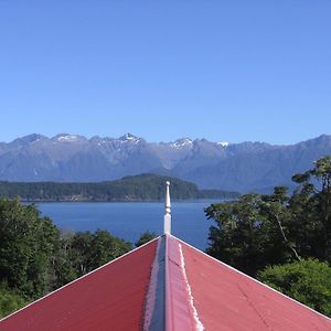 Murrells Grand View House Bed & Breakfast Manapouri Exterior photo