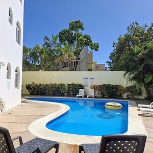 Costambar Ocean Breeze - Beachfront Apartment With Pool Las Flores Exterior photo