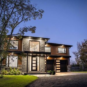 Riverfront Retreat Modern Home W Sauna And Hot Tub Campbellford Exterior photo