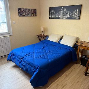 Chambre D Hotes Chez Josiane Bed & Breakfast Mayenne Exterior photo