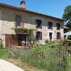 Ferme De Coumodous Bed & Breakfast Montmaurin Exterior photo