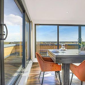 Luxury Penthouse Apartment In Central Milton Keynes With Free Parking, Balcony, Self Check-In, Fast Wifi And Sky Tv By Yoko Property Exterior photo