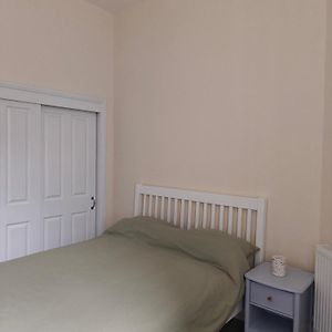 Ensuite Double Room In A Two Bed Apartment Pembroke Exterior photo