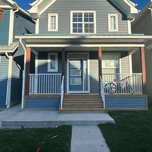 Seton Villas Cozy Four-Bed House Calgary Exterior photo