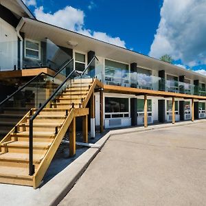 Stay Inn Muskoka Gravenhurst Exterior photo