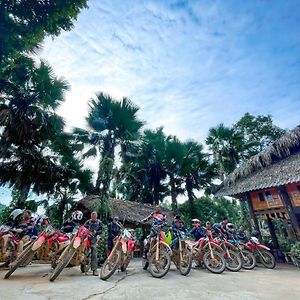 Vu Linh Palm House Homestay - Bungalow Yen Bai Exterior photo