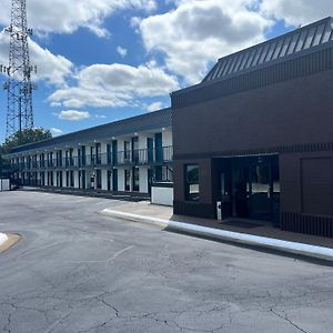 Dayspring Inn & Suites Winston-Salem Exterior photo