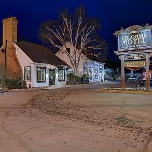 Colonial Motel And Spa Brattleboro Exterior photo