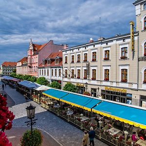 Pietrak Hotel Gniezno Exterior photo