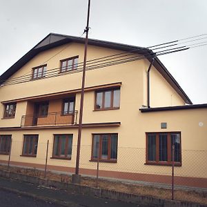 Penzion Taurus Hotel Litomysl Exterior photo