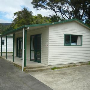 Alexanders Holiday Park Hotel Picton Exterior photo