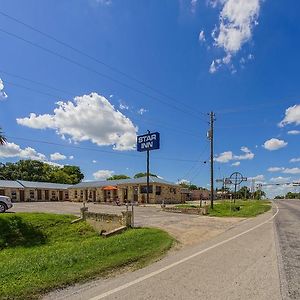 Star Inn Karnes City Exterior photo