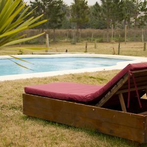 Casa De Campo Lo De Fatsia Guest House Colonia del Sacramento Exterior photo