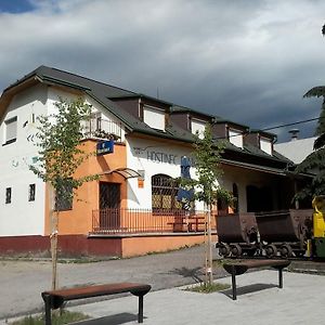 Hostinec Banik Hotel Lubela Exterior photo