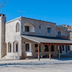 Hotel Gigilos Omalos Chania  Exterior photo