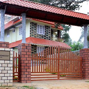 Silver Mount Holidays Bed & Breakfast Munnar Exterior photo