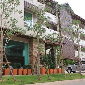 Veeranya Vill Hotel Khon Kaen Exterior photo