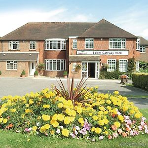 Travelrest Fareham Solent Gateway Hotel Exterior photo