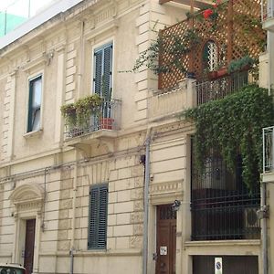 La Maison Des Livres Bed & Breakfast Reggio Calabria Exterior photo