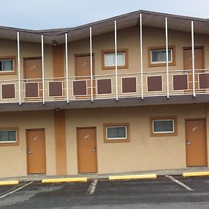 Hallmark Motel Cinnaminson Exterior photo