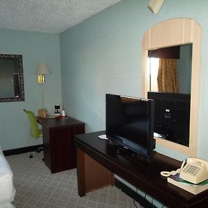 Claremont Hotel Las Vegas Room photo