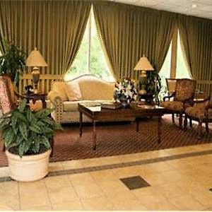 Ramada East Airport Hotel Columbus Interior photo