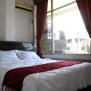 Providence Homestay Surabaya Exterior photo