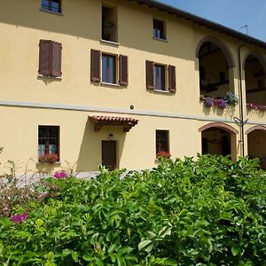 Cascina Delle Mele Bed & Breakfast Vittuone Exterior photo