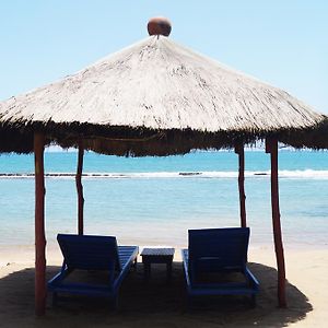 Hotel Robinson Plage Lome Exterior photo