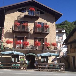 Locanda Spada Reale Apartment Frassino Exterior photo