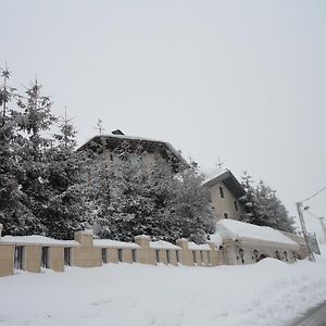 Faqra Palace Hotel Mzaar Kfardebian Exterior photo