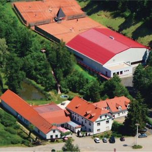 Hotel Mlyn - Jihlava Vilanec Exterior photo