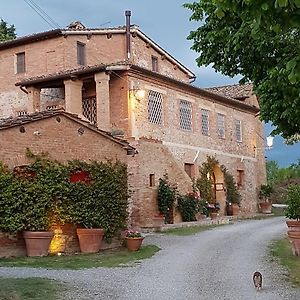 Fattoria Le Pietre Vive Di Montaperti Apartment Monteaperti  Exterior photo