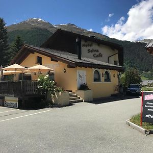 Hotel Pizzeria Selva Zernez Exterior photo