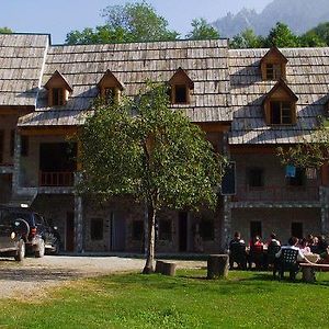 Bujtina Harusha Hotel Theth Exterior photo