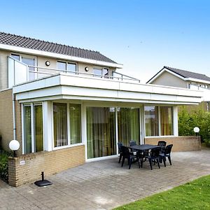 Beautiful Wellness House With A Solarium, In A Water Area Villa Heel Exterior photo