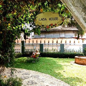 Lada House Bed & Breakfast Lampang Exterior photo