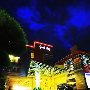 Hotel Grand Zuri Muara Enim Exterior photo