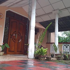 Lalanga Homestay Kandy Exterior photo