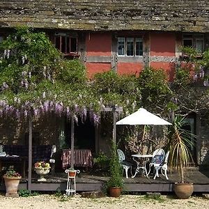 Parliament Barn Hotel Winforton Exterior photo