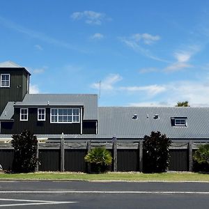 Southpacific Motel Whangamata Exterior photo