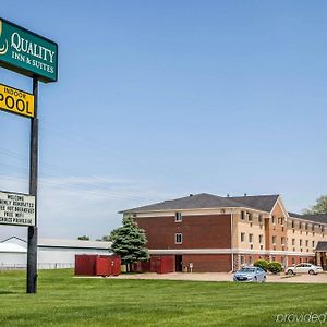 Quality Inn & Suites Davenport Near I-80 Exterior photo